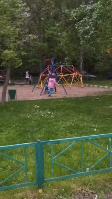 Район Гольяново в Москве это рай для ребят и собачат!