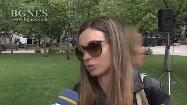 Венци и цветя обсипаха паметника на Светите братя Кирил и Методий смотреть онлайн