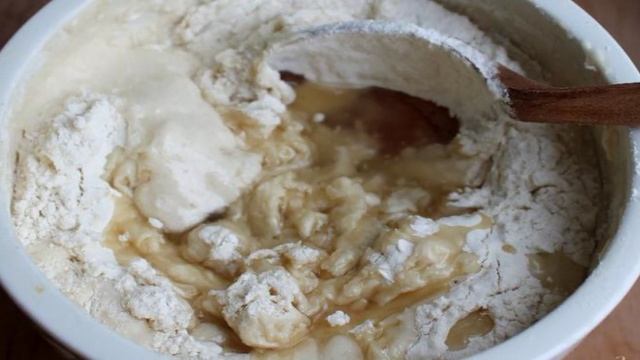 Дрожжевые пирожки с творогом
