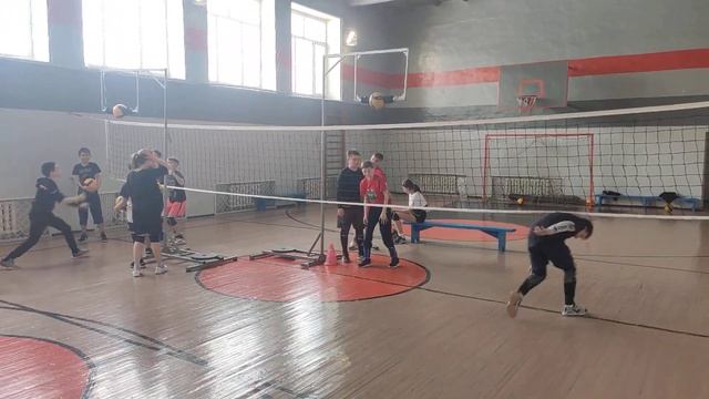 Т/У атакующие действия для центрального блокирующего.