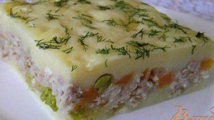 Мясная запеканка с картофелем, имбирем и зеленым горошком