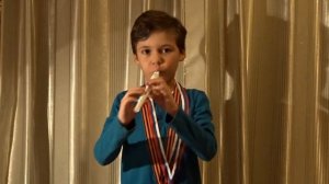 Игра на детской свирели после первых занятий