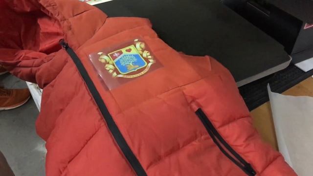 Печать на жилетах с капюшоном  В ДВИЖЕНИИ ЖИЗНЬ