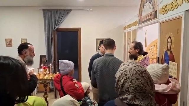 Первое богослужение в храме