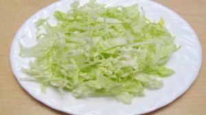 Салат с помидором и пекинской капустой