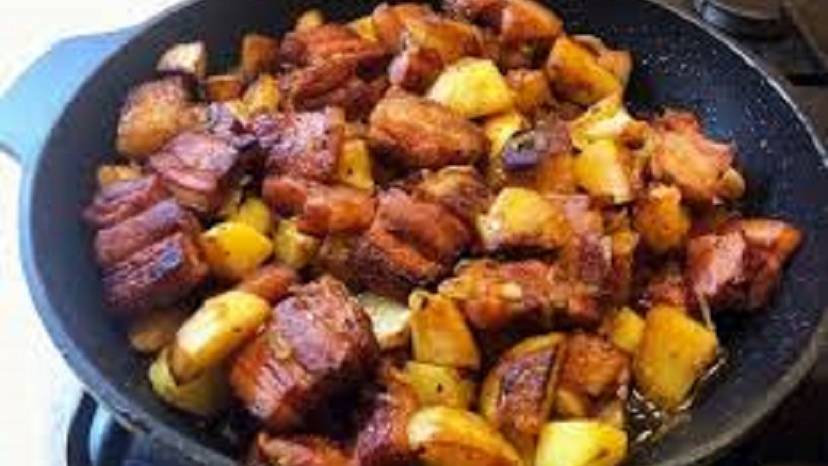 ЖАРЕНАЯ КАРТОШКА ОСОБЫМ СПОСОБОМ. НАШ РЕЦЕПТ ВЫ ТОЧНО ПОЛЮБИТЕ ! смотреть онлайн