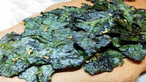 Шпинат запеченный с чесноком к пиву