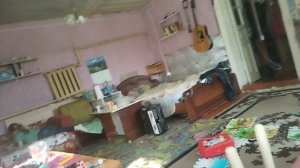 Мы делаем домик для буси, у Антона дома.