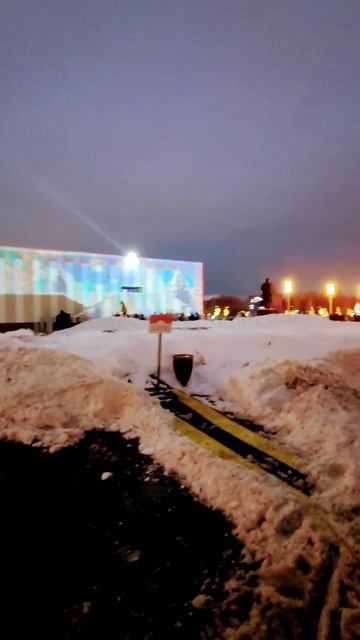 Нас должно быть 4 но один ришил идти диугим путем... смотреть онлайн