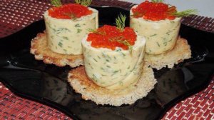 Закуска из омлета с красной икрой