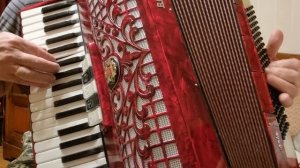 Огней так много золотых... на аккордеоне