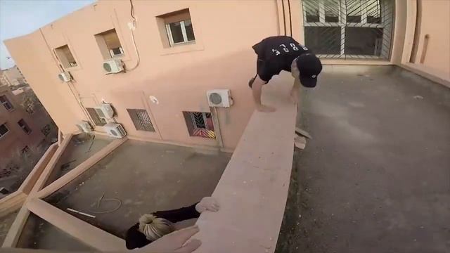 Паркур от первого лица! Паркур по крышам. Parkour POV смотреть онлайн