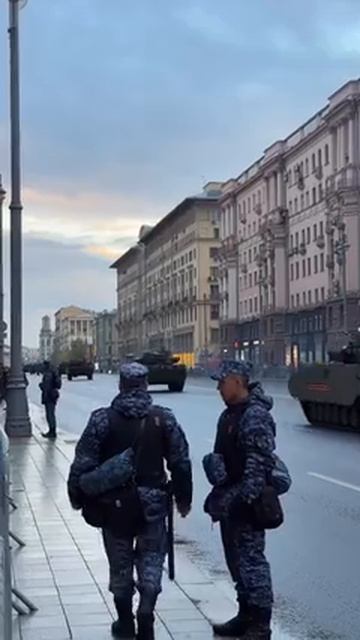 Подготовка к Параду Победы в Москве идет полным ходом смотреть онлайн