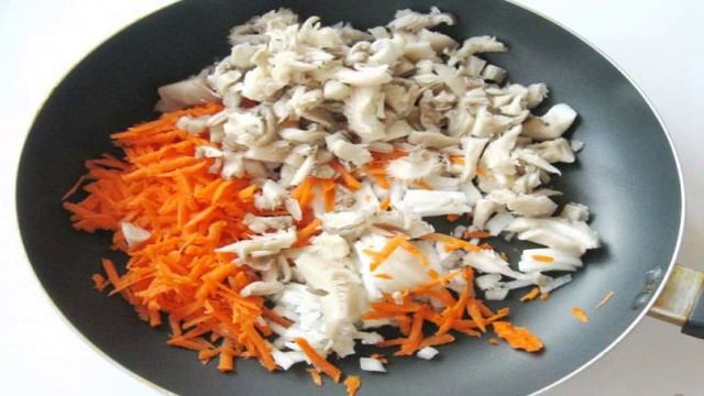 Тефтели с морковью и грибами в духовке