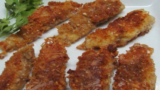 Палочки из хека в арахисовой панировке