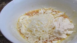 Куриные оладьи с творогом и сыром