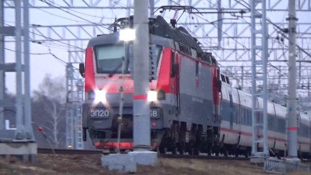 Электровоз ЭП20-008 со скоростным поездом "Стриж" №708 "Москва - Нижний Новгород"