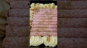 Готовим куриные колбаски в духовке, с картошкой#фаршкуриный#куриныеколбаски#вдуховке