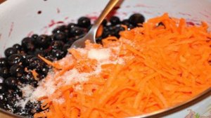 Говядина запеченная с черной смородиной