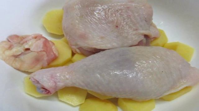 Запеченная курица с картофелем лимоном и розмарином