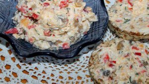 Яичная намазка с маринованными грибами и сыром