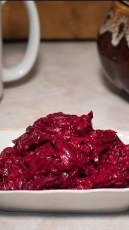Буряк отварной с майонезом и чесноком