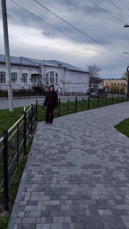 Купила драповый жакет, муж смеётся