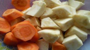 Суп-пюре с сельдереем и шампиньонами