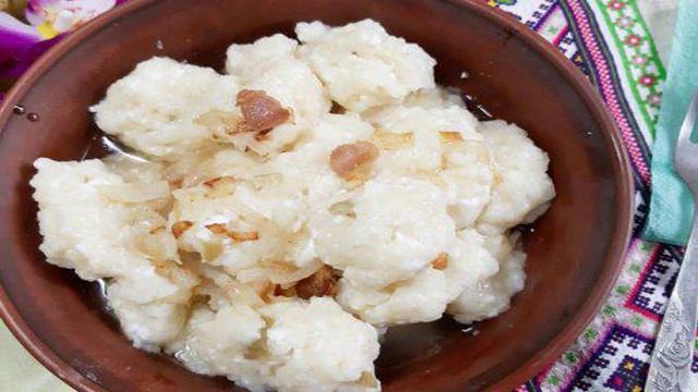 Сырные галушки с оливками
