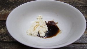 Салат с ветчиной каперсами и луком-порей