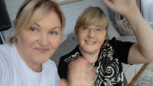 С Праздником 🤗🎈Света приехала .Сварила суп на воде 😁