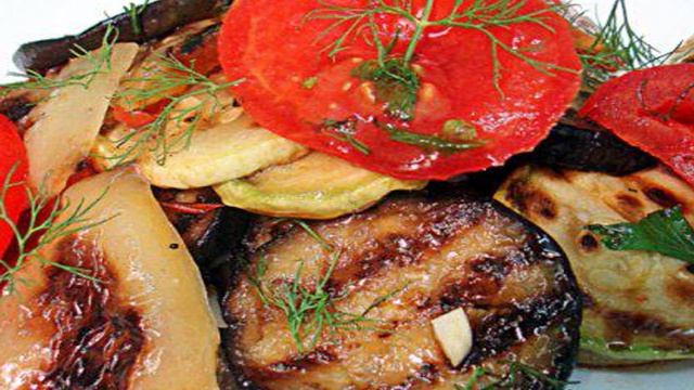 Салат из овощей гриль