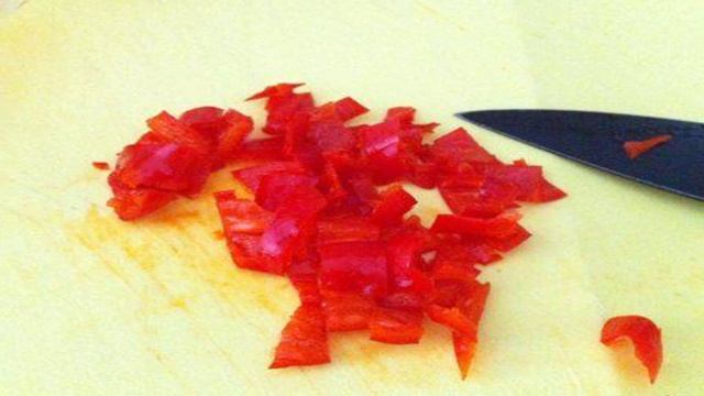 Салат из помидор и оливок