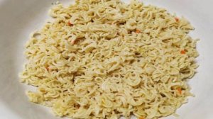 Салат с мивиной и крабовыми палочками