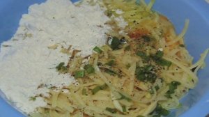 Картофельные драники с кабачком и зеленым луком