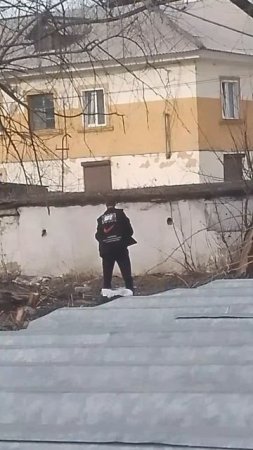 под глядел