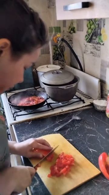 ЖДЁМ В ГОСТИ! БОРЩ ГОТОВ! С ЛЮБОВЬЮ ИРИШКА ЧИКИ ПИКИ И БЕЗУМНЫЙ ПАША!