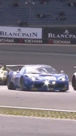 AMAZING racing battle! 😱