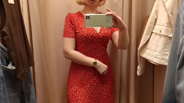 Шопинг🛍️примерки👗опять красное платье❤️купила джинсовую курточку 👍