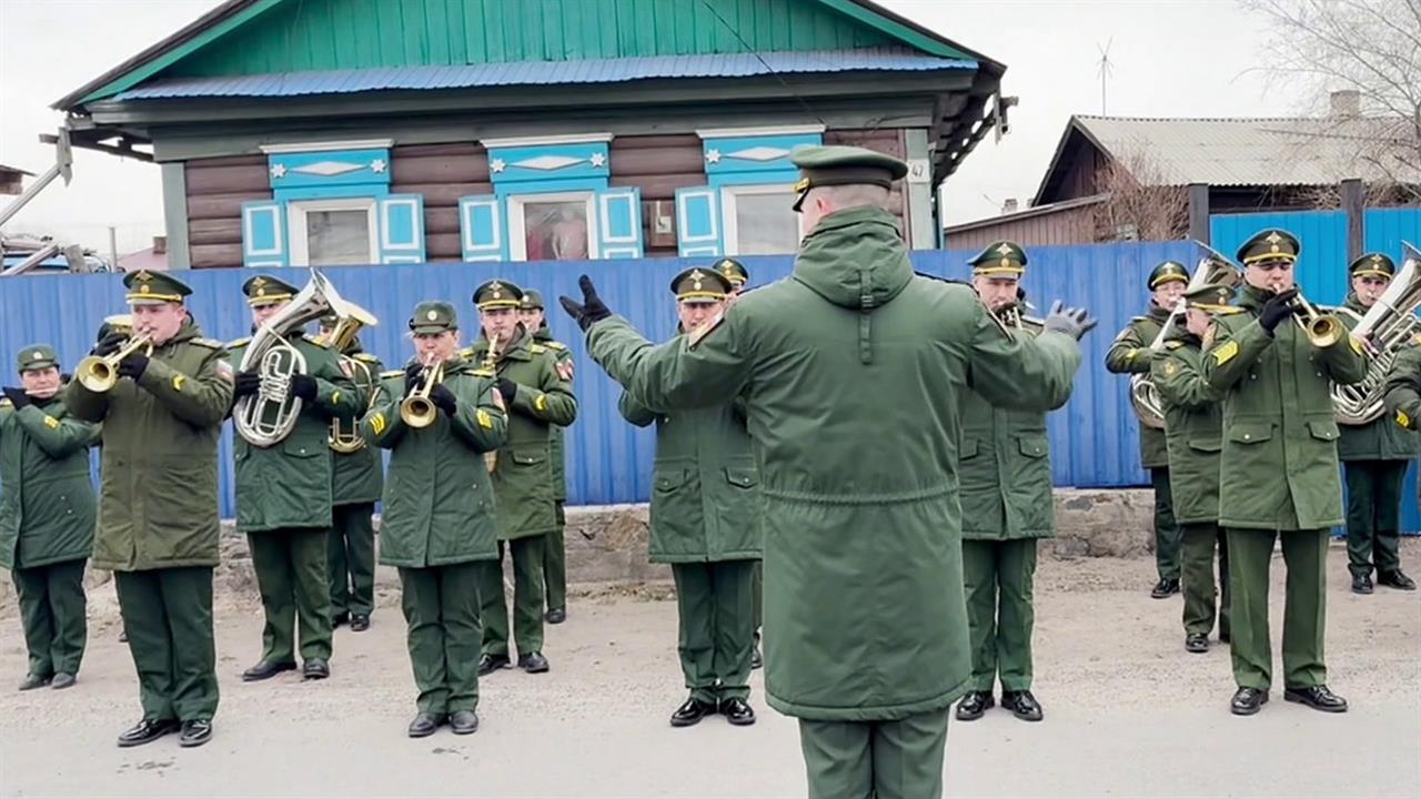 В преддверии Дня Победы по всей стране поздравляют ветеранов Великой Отечественной