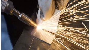 Лазерная очистка труб от лакокрасочного покрытия