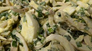 Салат из кальмаров очень вкусно!