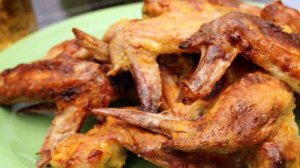 Куриные крылышки с медово-горчичным соусом