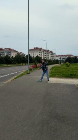Тренажер для игры в большой теннис…