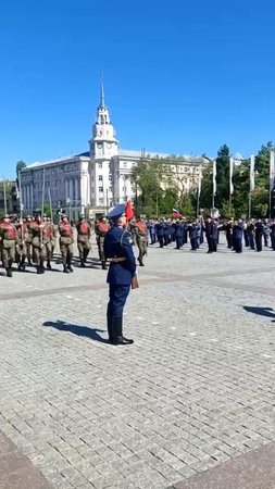 РЕПЕТИЦИЯ ПАРАДА: зенитно-ракетный комплекс С-300 проехался по центру Воронежа.