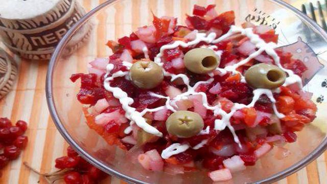 Салат свекольный с оливками и майонезом
