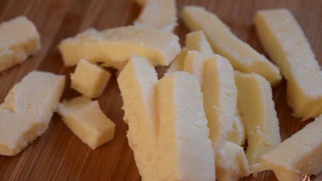 Салат с апельсинами, дыней и оливками