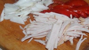 Яичница болтунья в куриной ветчиной и помидорами