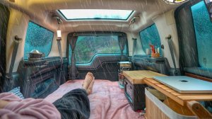 [4K] 너무 멋진 무료 캠핑장에서 ☔️ 우중 차박 캠핑 즐기기 🌧️ 용담섬바위 캠핑장 / 우중캠핑 우중차박