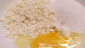 Пирог из кукурузной муки с творожной начинкой